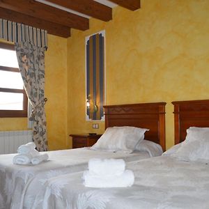 Habitación Clásica con 2 Camas Individuales